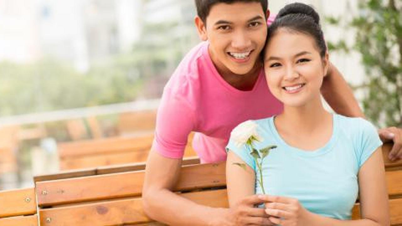 5 Obrolan menarik saat kencan pertama