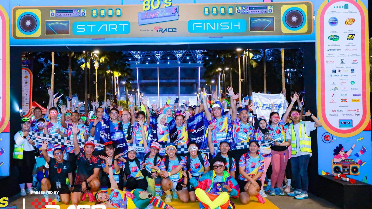 IRACE Indonesia Sukses Gelar Fun Run 'Back to 80’s' di GBK! Nostalgia Lari Malam!