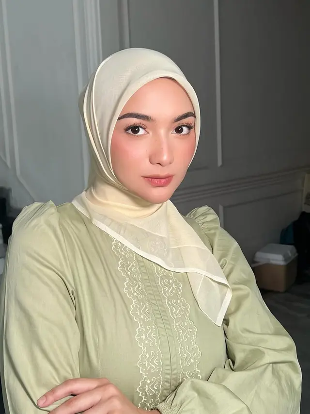 7 Gaya Artis Indonesia Usia 30+ Masuk Daftar Wanita Tercantik 2025, Pesona Awet Muda