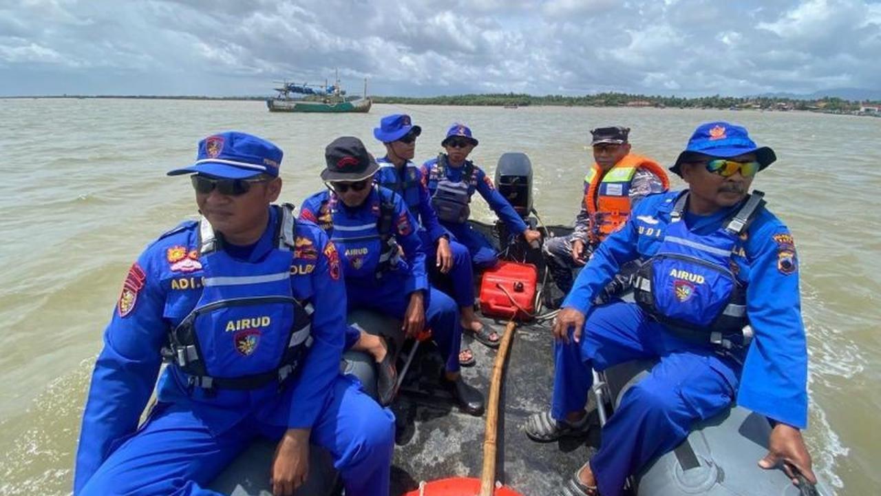 Tim SAR Gabungan Lanjutkan Pencarian Nelayan Hilang Pati Akibat Badai Laut