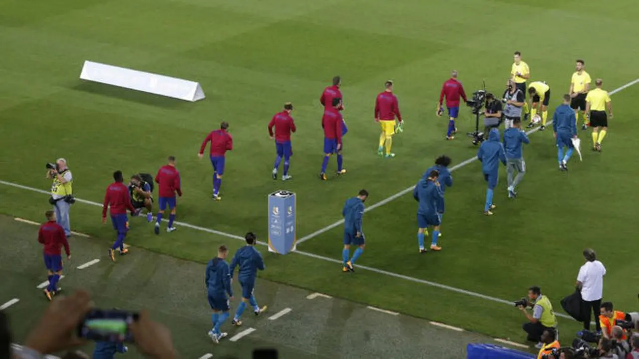 Barcelona v Real Madrid