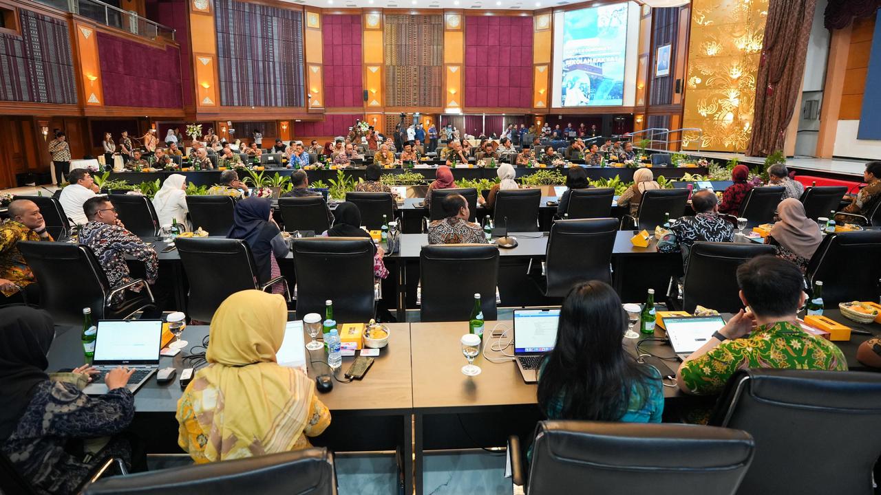 Pemerintah Pastikan Skema Rekrutmen Guru Sekolah Rakyat dan Sistem Perlindungan Anak Sudah Siap