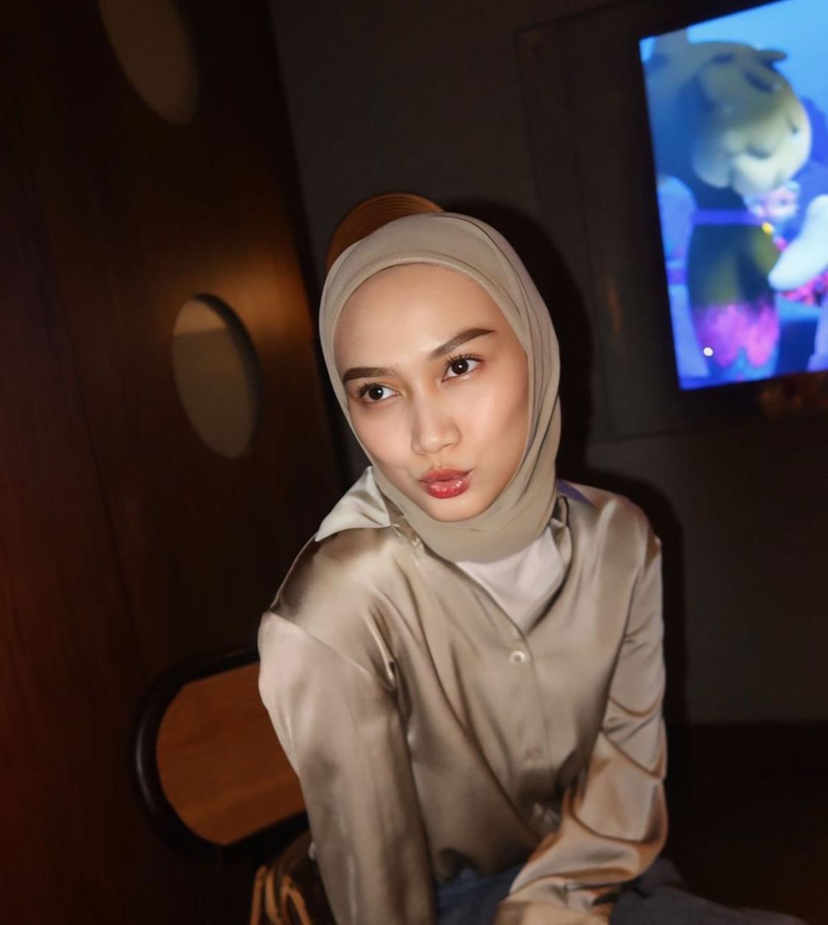 5 Potret Melody Laksani Tampil Memikat di Ulang Tahun ke-33, Ini Penampilannya