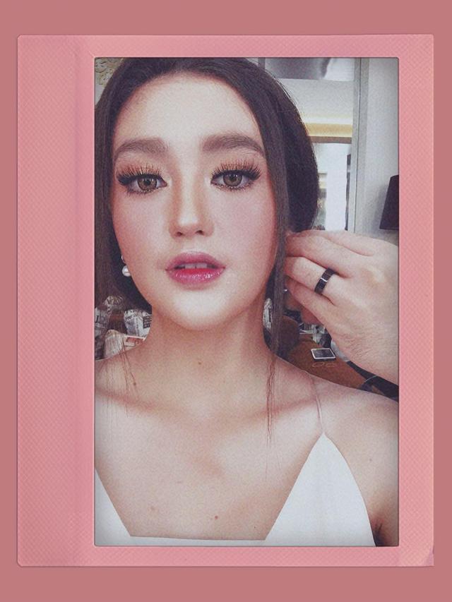 Suka Tampil Natural, Ini 7 Potret Ranty Maria dengan Makeup Tebal