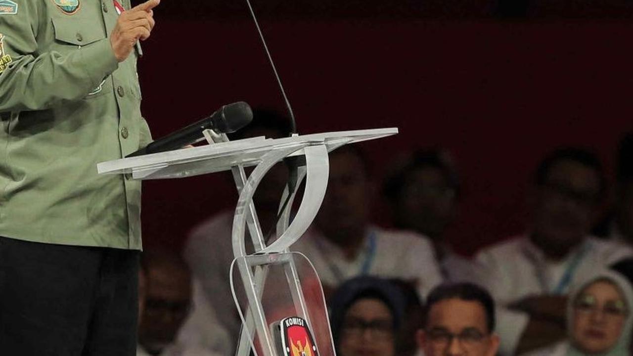 Kronologi Debat Panas dengan Gibran Sampai Mahfud Geleng-Gelang Bilang 'Jawaban Ngawur, Ngarang, Tidak Perlu Dijawab