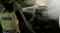 Segmen 1: Mobil Terbakar di Tol hingga Pabrik Tutup di Surabaya