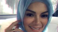 Nikita Mirzani unggah foto-foto berhijab (Instagram/@nikitamirzanimawardi)