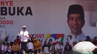 Calon petahana Jokowi saat berkampanye di NTT. (Merdeka/Titin Supriatin)