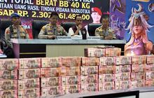 Penampakan Tumpukan Uang Rp2,3 M di Polrestabes Makassar Hasil Bongkar Penyelundupan Sabu 40 Kg