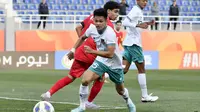Pemain Timnas Indonesia U-20, Dzaky Asraf menguasai bola saat menghadapi Suriah U-20 pada laga matchday kedua Grup A Piala Asia U-20 2023 di Lokomotiv Stadium, Tashkent, Uzbekistan, Sabtu (4/3/2023). (AFC/Pranit Katwal)
