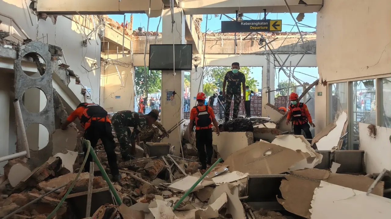 TNI dikerahkan membantu korban gempa NTT