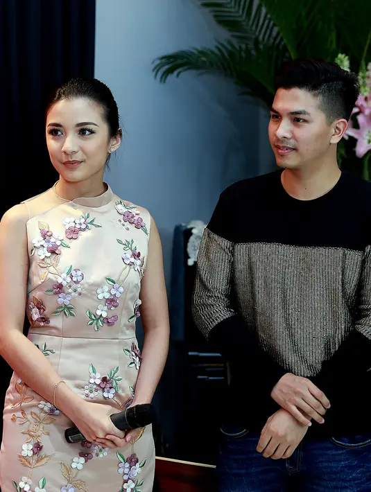 'Kita berharap tamu-tamu kita yang datang bisa merasakan nilai sakral dan indah, kita pokoknya bener-bener pengen sakral,' ujar Chelsea. (Wimbarsana Kewas/Bintang.com)