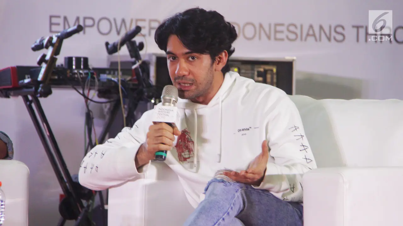 Keseruan Reza Rahadian Ngobrol Film Indonesia di IWF 2019