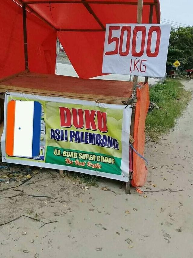 6 Cara Unik Orang Jualan Buah Ini Anti-mainstream, Nyeleneh Banget