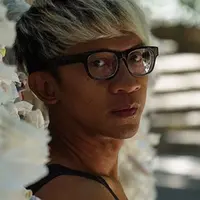 Penampilan komedian dan pemeran Aming sering kali membuat menjadi perbincangan. Belum lama ini, mantan suami Evelyn itu berdandan seperti perempuan. Sontak saja warganet pun menjadi heboh. (Instagram/psychodiva2016)