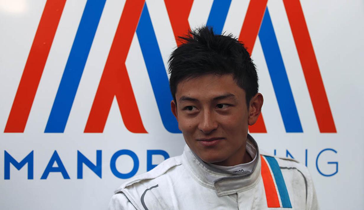 Rio Haryanto, pebalap kelahiran Solo ini merupakan orang Indonesia pertama yang berhasil menembus Formula 1. (Reuters/Sergio Perez)