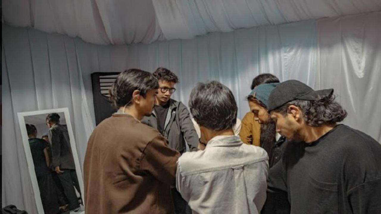 Momen Sakti Umroh Bareng Sheila On 7, Kembali Bersama di Madinah Setelah 18 Tahun