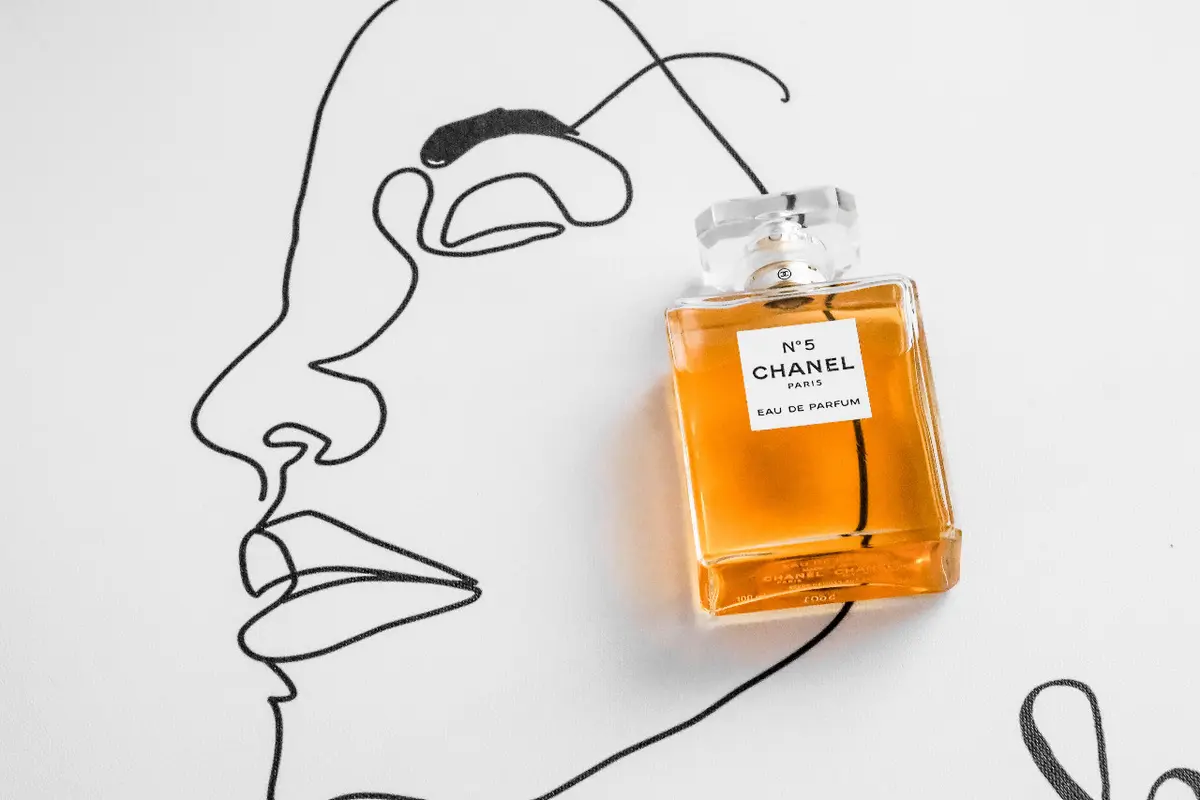 Berikut 11 parfum ikonik yang wajib dilirik.