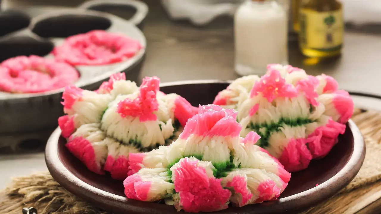 kue bikang