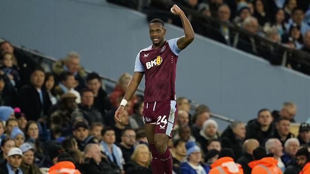 Foto: Erling Haaland Duduk Manis di Bangku Cadangan, Hattrick Phil Foden Bawa Man City Bantai Aston Villa di Liga Inggris