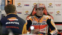 Pembalap Repsol Honda, Marc Marquez harus turun tiga posisi meski sukses mencatat waktu terbaik pada kualifikasi MotoGP Austin 2018. (AP Photo/Eric Gay)