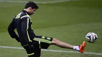 Diego Costa antusias main untuk timnas Spanyol (Javier Solando/ AFP)