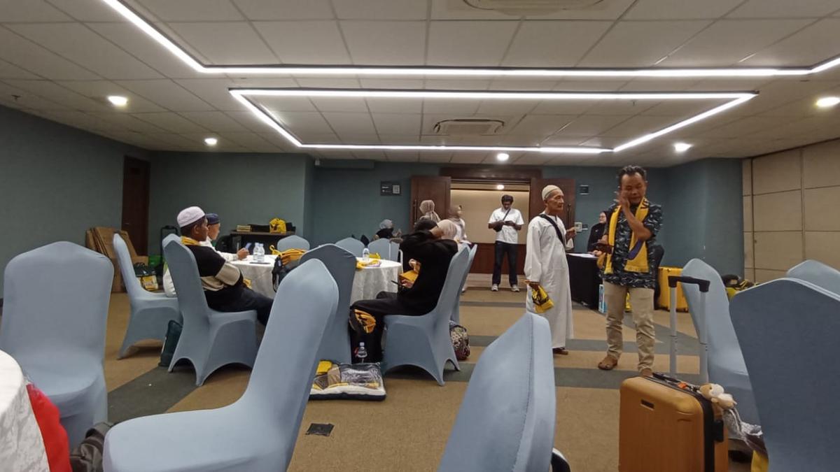 Cerita Hasanudin Tak Percaya Menang Umrah Gratis dari Adira Finance: Pikir Saya Penipuan...