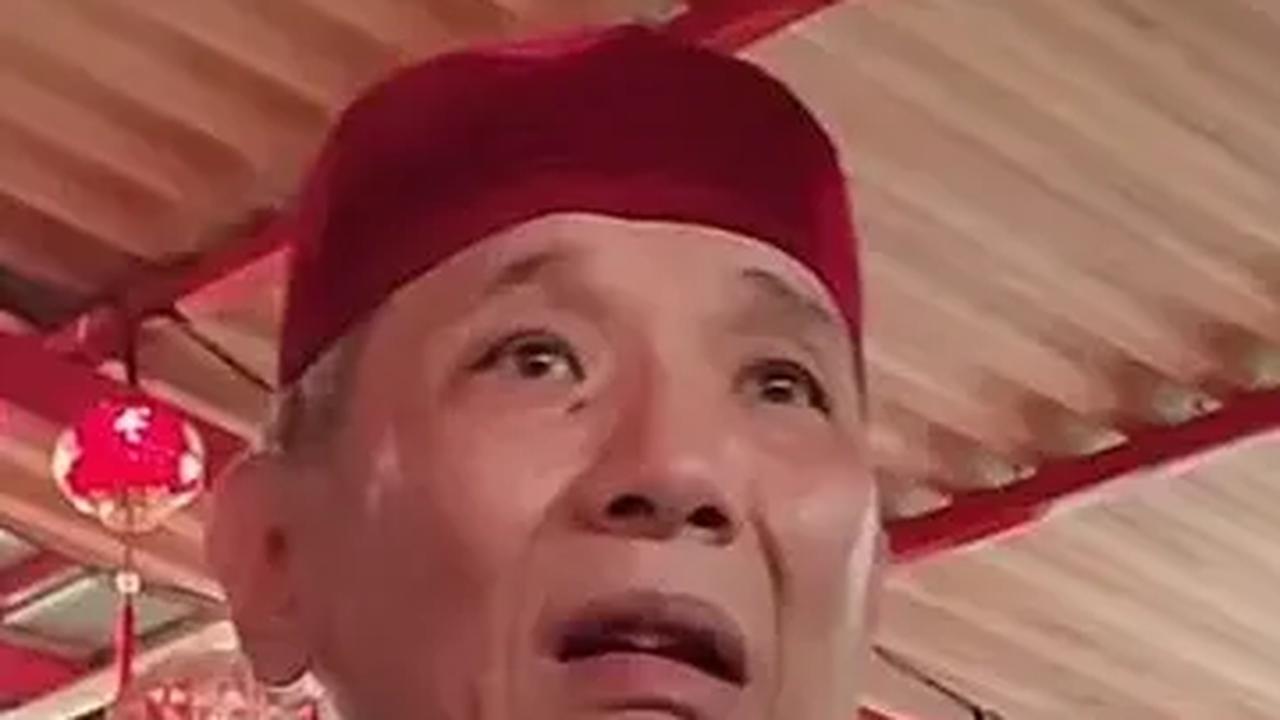 VIDEO: Ditinggal Sopir, Jusuf Hamka Naik Angkot saat Jokowi Resmikan Tol Cisumdawu