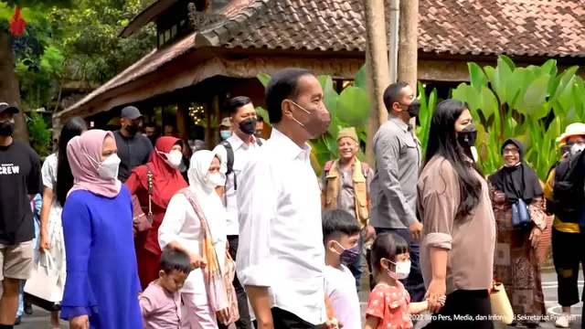 7 Momen Jokowi dan Cucu Liburan di Bali, Asik Kebun Binatang Hingga Main Layangan