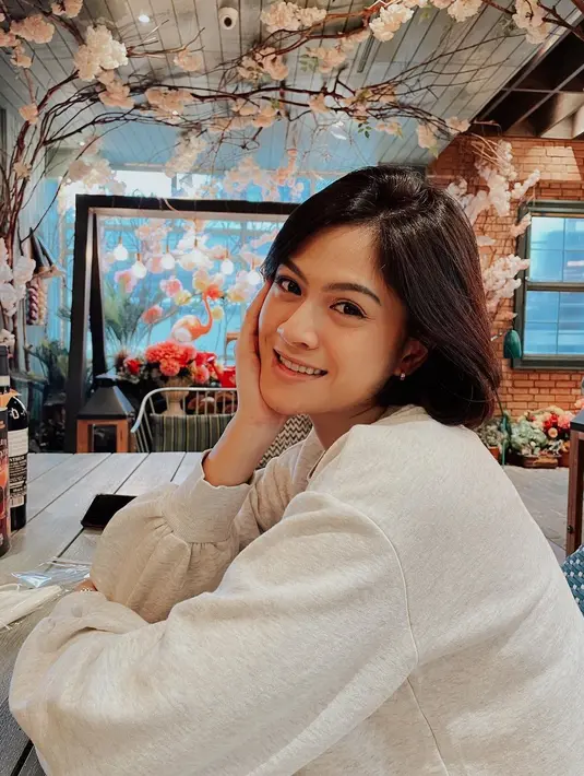 Tanpa tedeng aling-aling, Hana Saraswati dipukuli tanpa sebab oleh mantan kekasih yang dirahasiakan namanya itu. (FOTO: instagram.com/hanahaho/)