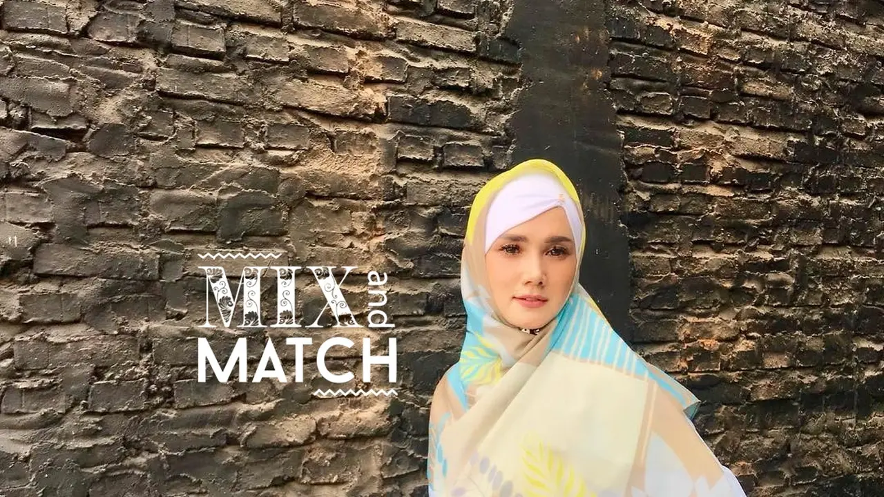 [Bintang] Mix and Match: Sambut Lebaran, Lihat Padu-padan Outfit Mulan Jameela Kenakan Hijab Bermotif