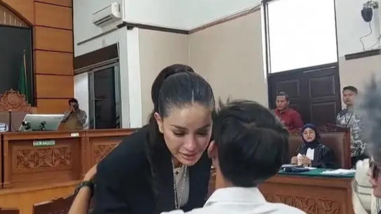 Nikita Mirzani Bersikeras Putar Rekaman di Sidang, Suasana Sempat Memanas