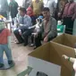 Ketua KPU RI Juri Ardiantoro di Kantor KPU Jawa Barat, Jalan Garut, Bandung, Selasa (18/10). (Arie Nugraha/Liputan6.com)