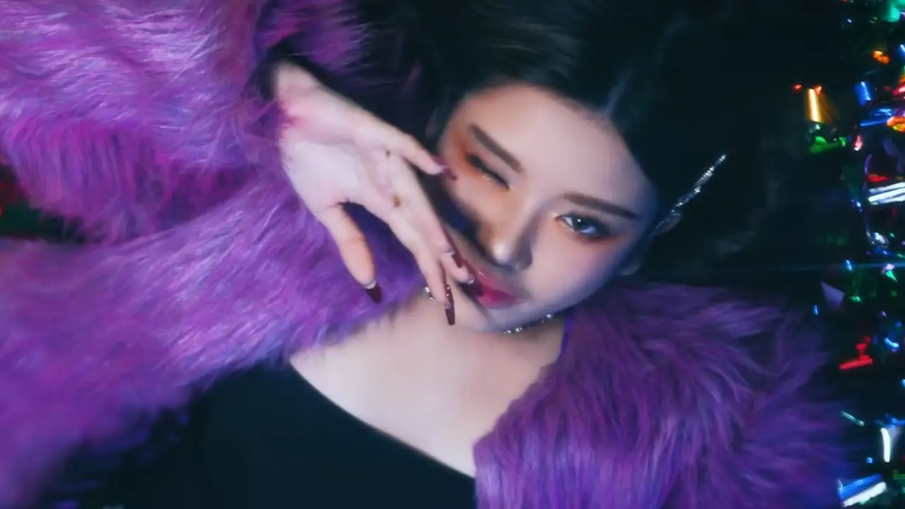 Jadi Sasaran Body Shaming, Ini 8 Pesona Tiara Andini di MV Flip It Up