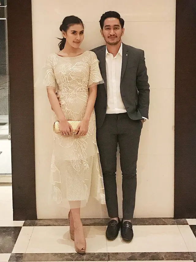 Adik Raffi Ahmad Baru Tunangan, Ini Gaya Seru Syahnaz & Pasangan