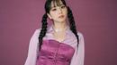 Dengan outfit serba ungu, penampilan Jisoo BLACKPINK terlihat menggemaskan dengan kepang dua. Ditambah dengan poni yang memberikan kesan playful.(instagram/sooyaaa__)
