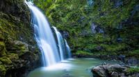 Ilustrasi air terjun (sumber: Pixabay)