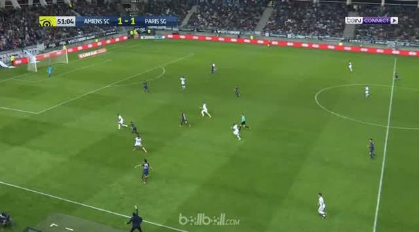 Moussa Konate membuyarkan kemenangan Paris Saint-Germain (PSG) lewat dua golnya yang memaksa juara Liga Prancis hanya bermain imba...