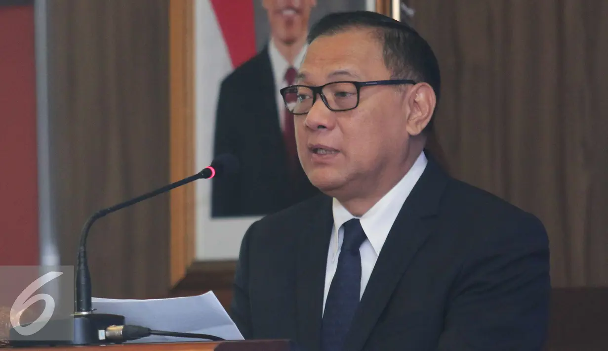 Agus Martowardojo memberikan kata sambutan saat penandatanganan Nota Kesepahaman, Jakarta, Senin (22/2). BI dan OJK menjalin kerjasama dengan MA untuk meningkatkan wawasan hakim di bidang kebanksentralan dan jasa keuangan. (Liputan6.com/Angga Yuniar)