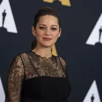Marion Cotillard dituduh sebagai wanita yang menghancurkan rumah tangga Brad Pitt dan Angelina Jolie. Merasa tidak terima, Marion pun akhirnya memberikan tanggapan. Meskipun ia tidak ingin bicara secara personal. (AFP/Bintang.com)
