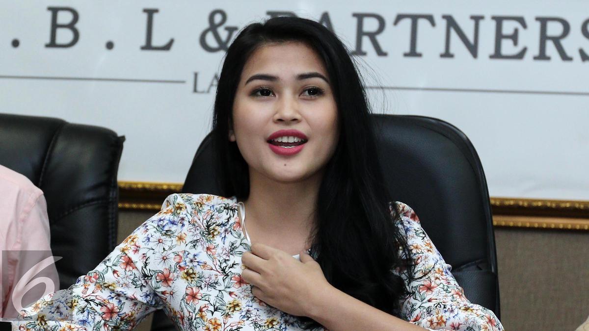 Insiden Gaun Pamela Safitri Melorot, Ini Tanggapan Ovi Sovianti - ShowBiz  Liputan6.com