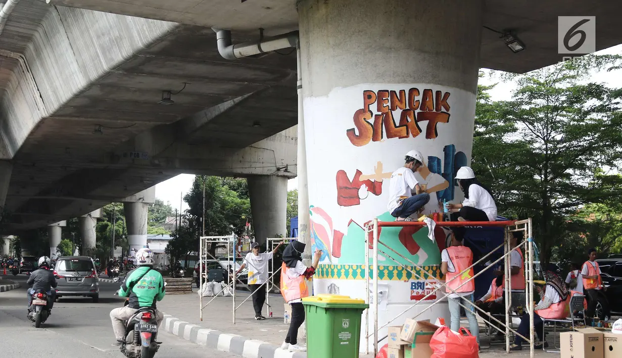 Siswa-siswi membuat mural di bawah Jalan Layang Non-tol Antasari, Jakarta, Sabtu (10/3). Sebanyak 63 tiang akan dilukis mural oleh perwakilan dari SMA dan SMK di Jakarta untuk mempercantik kawasan tersebut. (Liputan6.com/Herman Zakharia)