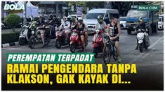 Selama meliput SEA Games 2025 di Chiang Mai, tim Bola.com menemukan fenomena unik, jalanan ramai dan macet, tetapi hampir tak ada suara klakson. Untuk memastikan, kami melakukan eksperimen sederhana dengan berdiri lebih dari dua menit di perempatan s...