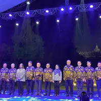 Jajaran Menteri Ekonomi ASEAN kenakan batik di Borobudur, credit:  Batik Garuda Kencana