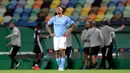 Striker Manchester City, Gabriel Jesus, tampak kecewa usai ditaklukkan Lyon pada perempat final Liga Champions di Stadion Jose Alvalade, Sabtu (15/8/2020). Lyon menang 3-1 atas Manchester City. (Miguel A. Lopes/Pool via AP)