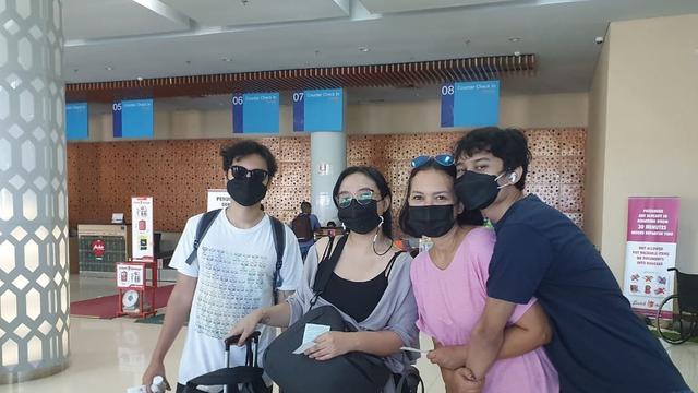 7 Potret Ira Wibowo Bareng Anak Kandung dan Tiri Ini Selalu Kompak