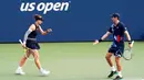 Selebrasi pasangan Barbora Krejcikova/Matthew Ebden setelah mencetak angka saat menghadapi pasangan Aldila Sutjiadi/Rohan Bopanna dalam laga perempat final turnamen tenis Grand Slam US Open 2024 di court 5 USTA Billie Jean King National Tennis Center, New York City, Amerika Serikat, Selasa (3/9/2024) dini hari WIB. (USopen.org/Rhea Nall)