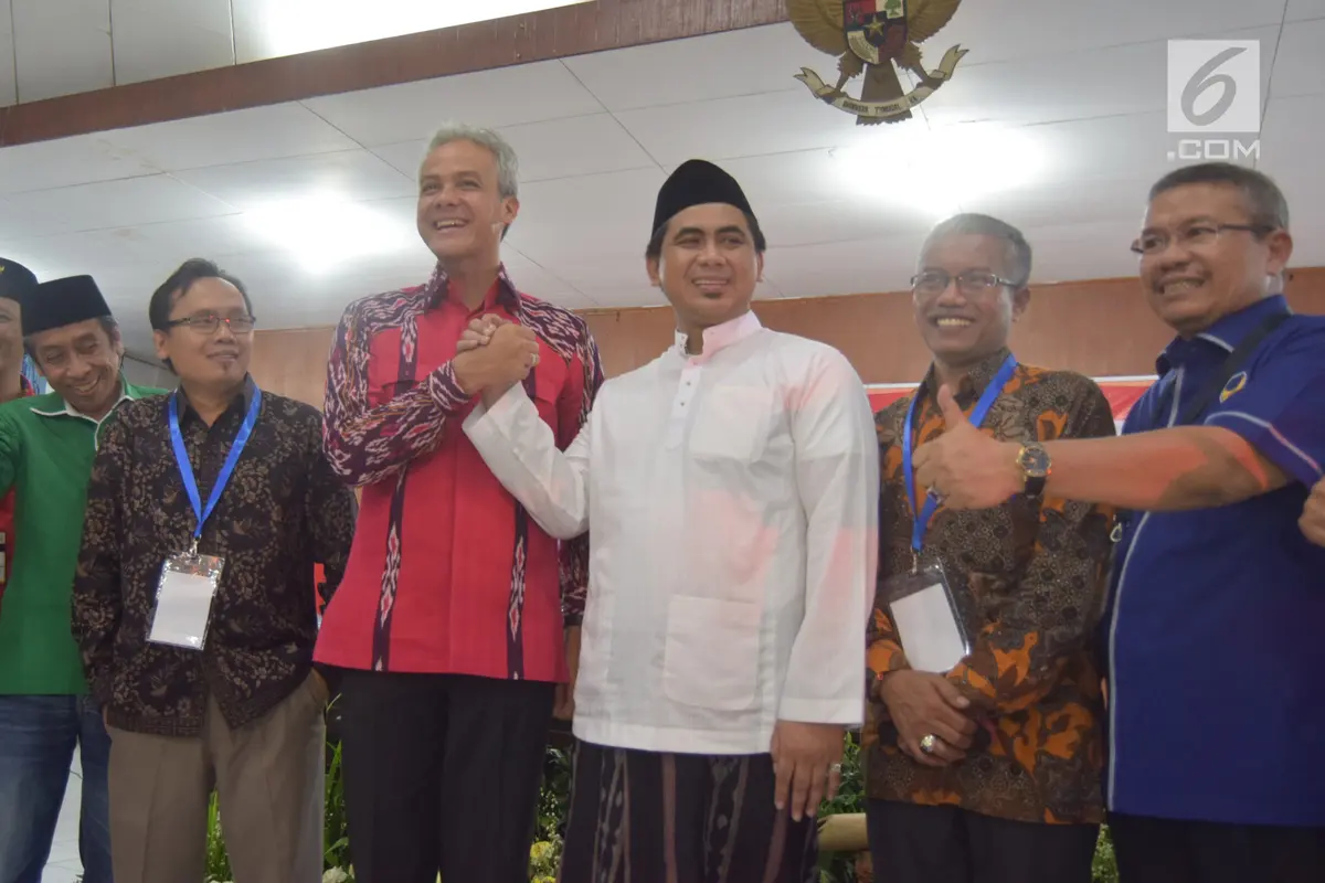 Diantar Partai Pengusung, Ganjar Pranowo-Taj Yasin Resmi Daftar Pilkada Jateng