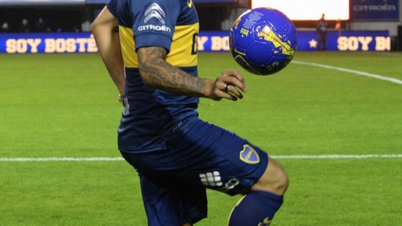 Aksi Carlos Tevez berseragam baru Boca Juniors