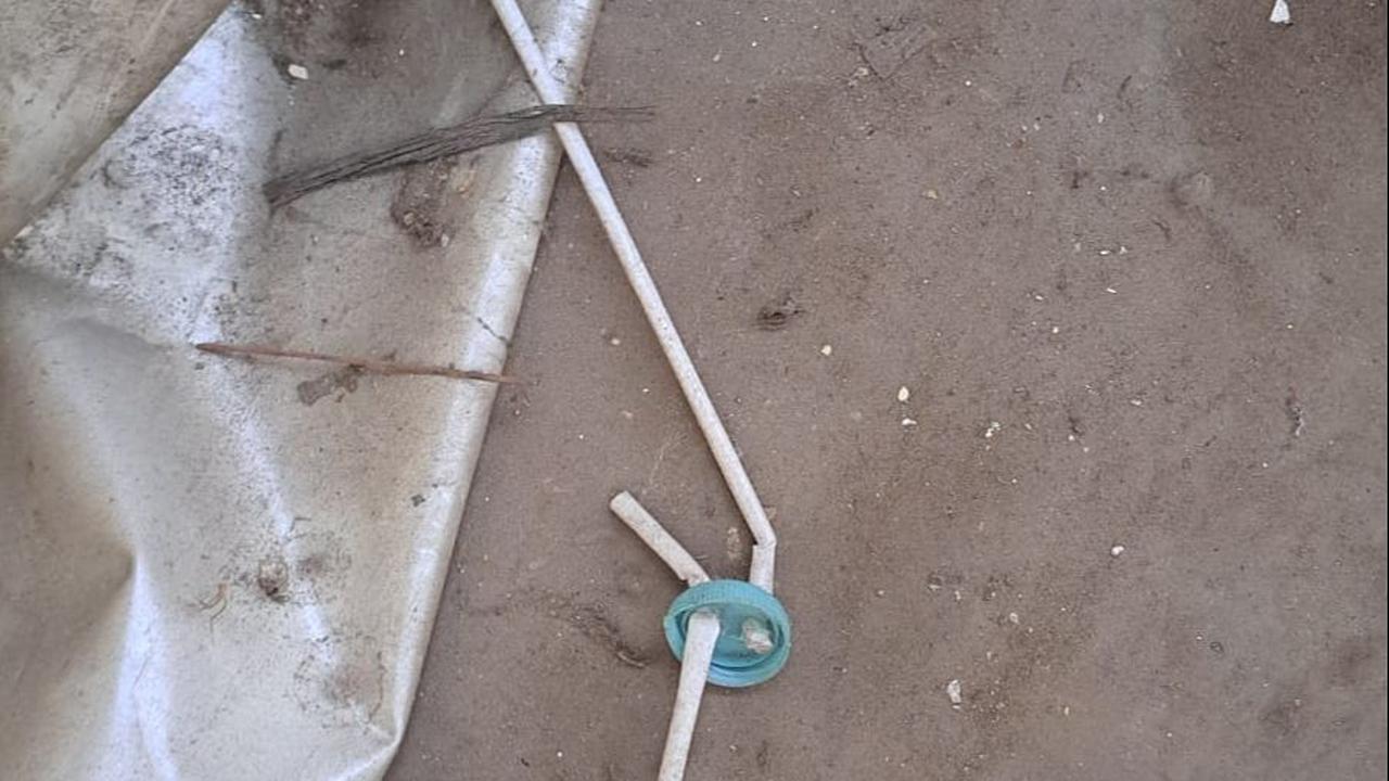 Polisi memastikan botol plastik air mineral yang dibolongi sedotan bukan alat hisap narkotika sabu 'bong'.